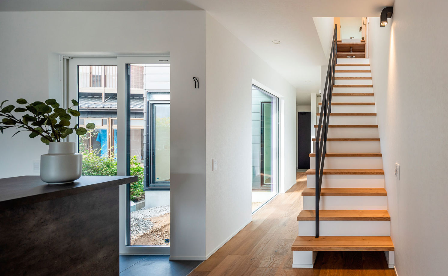 リグスタイルカンパニー 【2000万円台×31坪×中庭｜間取り有】「コの字の平屋と比較し、日照シミュレーションで明るい2階建てに」の建築実例画像12