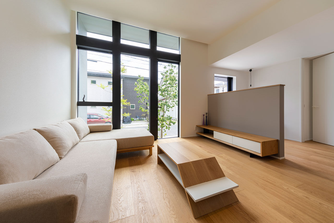 リグスタイルカンパニー 【25坪の平屋×敷地50坪】コンパクトな敷地で平屋の憧れを叶えた。オープンな間取りとタテの連窓で開放感！の建築実例画像2