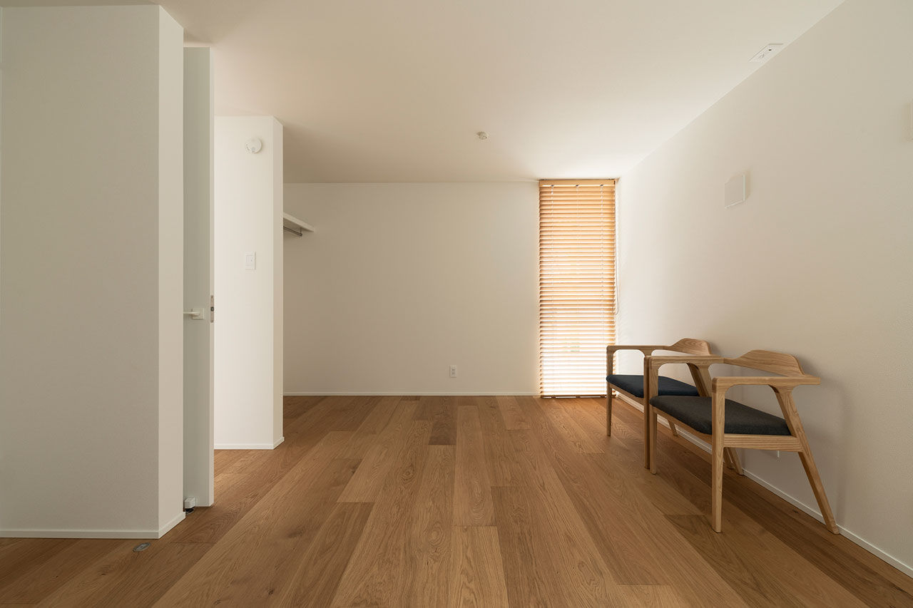 リグスタイルカンパニー 【25坪の平屋×敷地50坪】コンパクトな敷地で平屋の憧れを叶えた。オープンな間取りとタテの連窓で開放感！の建築実例画像9