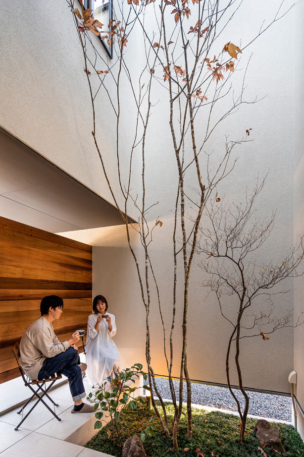 リグスタイルカンパニー 【30坪台｜2000万円台｜中庭｜間取り有】南側が隣家とは思えない明るさ。それぞれの居場所がある家の建築実例画像4