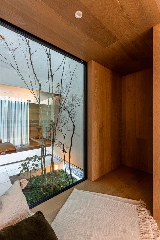 リグスタイルカンパニー 【30坪台｜2000万円台｜中庭｜間取り有】南側が隣家とは思えない明るさ。それぞれの居場所がある家の建築実例画像5