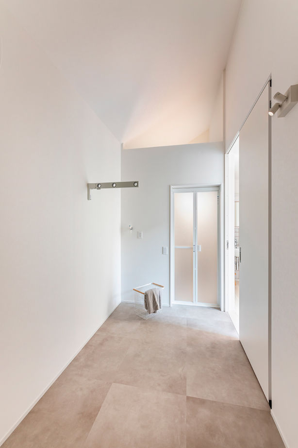 リグスタイルカンパニー 【30坪台｜2000万円台｜中庭｜間取り有】南側が隣家とは思えない明るさ。それぞれの居場所がある家の建築実例画像10