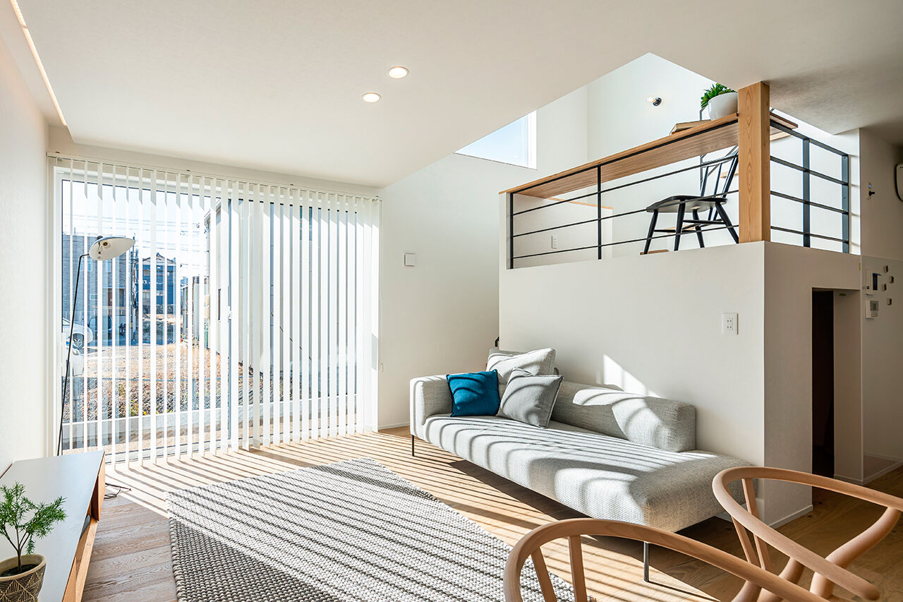 リグスタイルカンパニー 【2000万円台｜30坪未満｜間取り有】スキップフロアは書斎やシアタールームに。シンプルでコンパクトな家の建築実例画像5