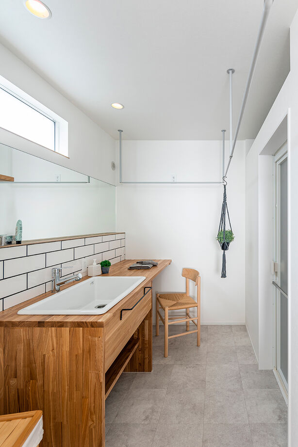 リグスタイルカンパニー 【2000万円台｜30坪未満｜間取り有】スキップフロアは書斎やシアタールームに。シンプルでコンパクトな家の建築実例画像7