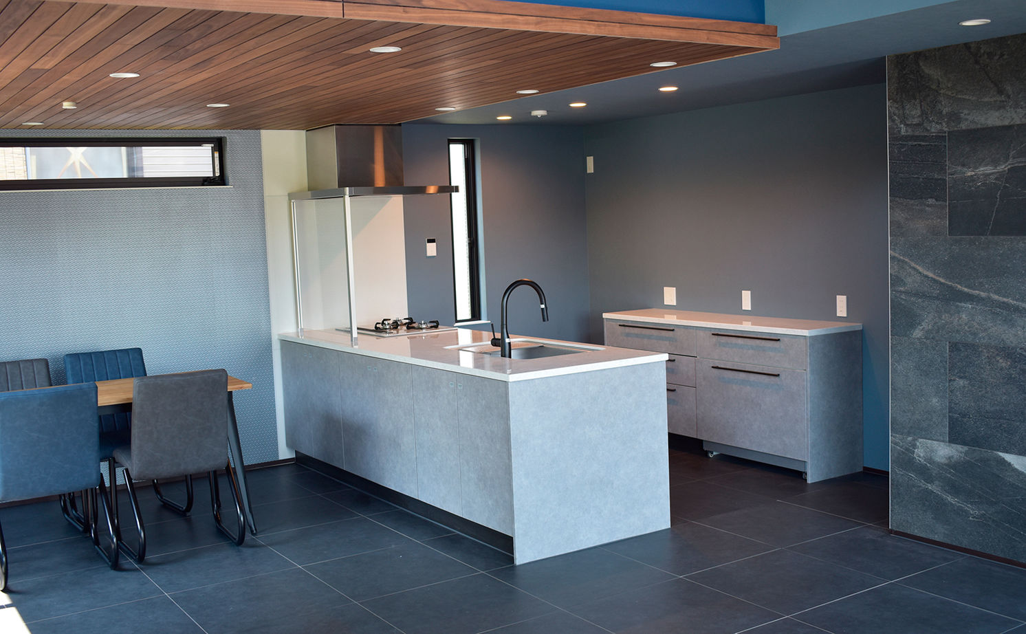 フィールドホーム 【2000～2499万円/変形地/高台】特徴的な土地条件でも希望を形に。確かな施工力が光る3階建ての建築実例画像3