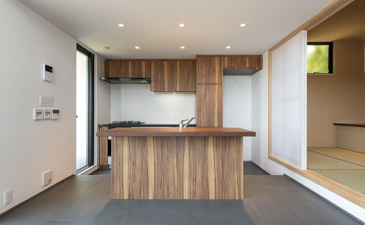 フィールドホーム 【3000万円台/高台/スキップフロア】擁壁工事も含め、眺望を最大限に取り込む設計を見事に形にの建築実例画像5