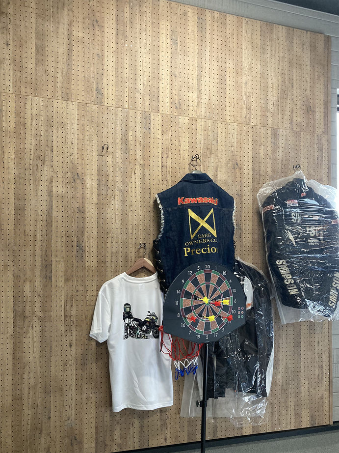 一建設 【2300万円／ビルトインガレージ／間取図有】リビングから愛車を眺められるビルトインガレージのある黒の家の建築実例画像10