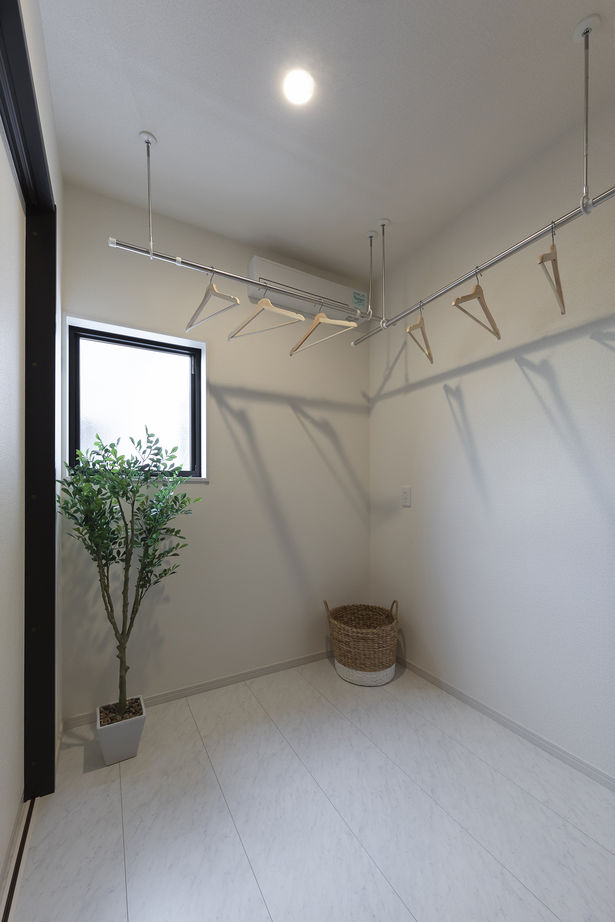 一建設 【1750万円／吹抜／ランドリールーム／間取図有】吹き抜けが開放感たっぷり。予算内で希望を全て実現した家の建築実例画像5