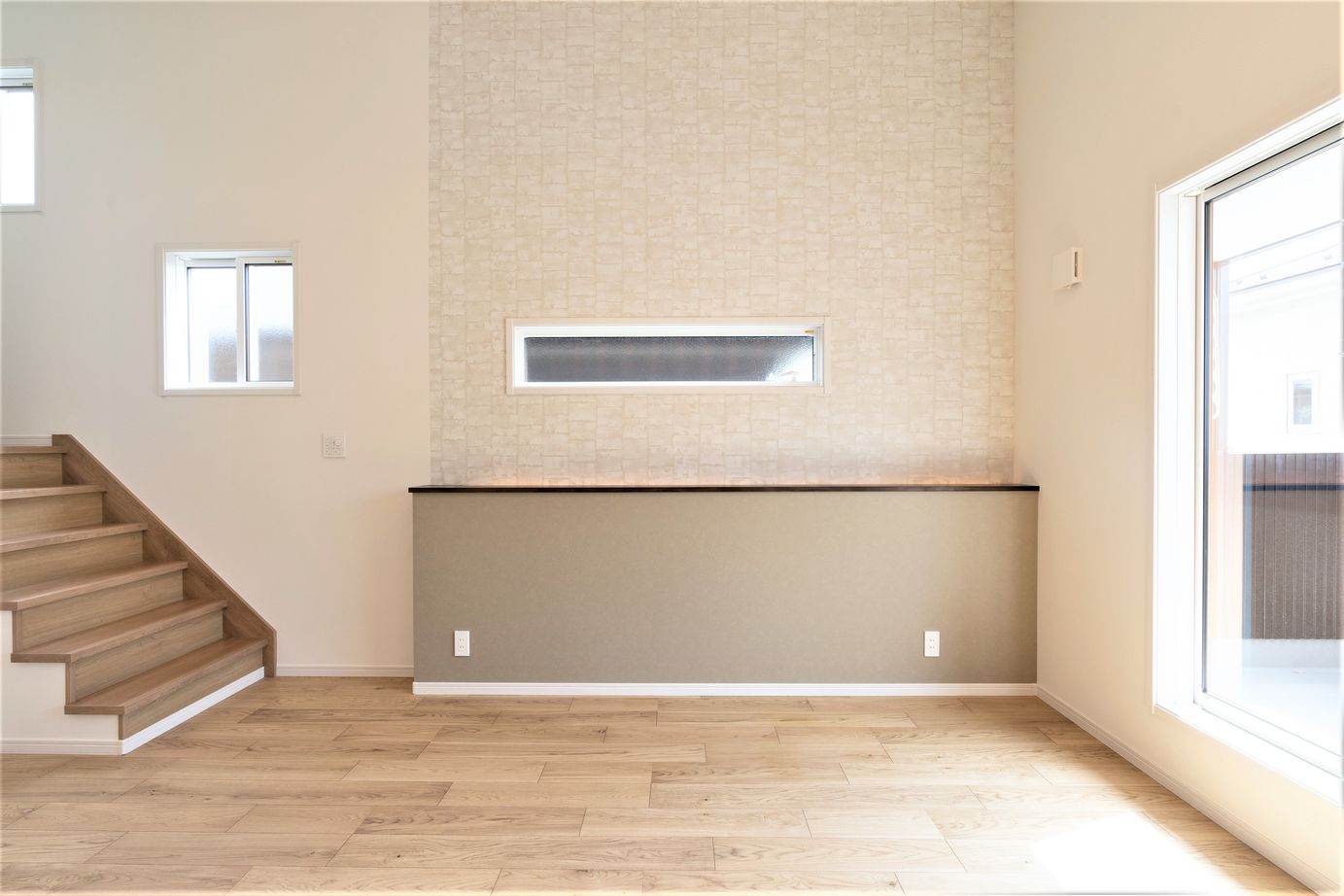 東海住宅 【1000万円台/収納充実/吹き抜け/土地探しからご一緒に】間接照明や タイルを使用したモダンハウスの建築実例画像6