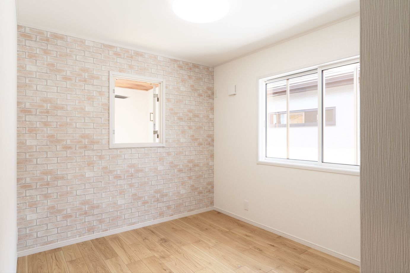 東海住宅 【1000万円台/収納充実/吹き抜け/土地探しからご一緒に】間接照明や タイルを使用したモダンハウスの建築実例画像7