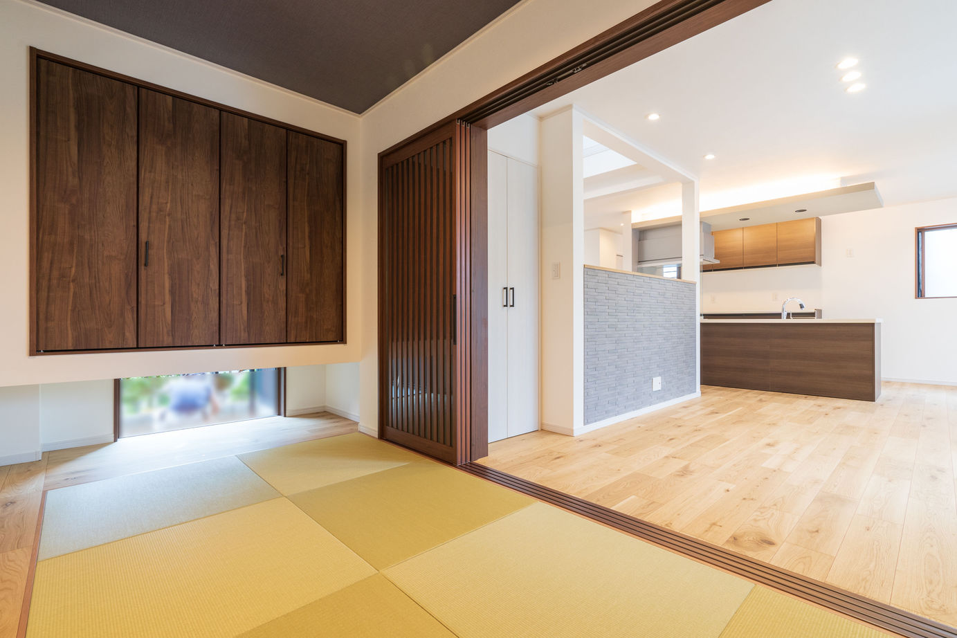 東海住宅 【1800万円/収納充実/土地探しからご一緒に】スタイリッシュな外観と、優しい木のぬくもりを感じるお住まいの建築実例画像5