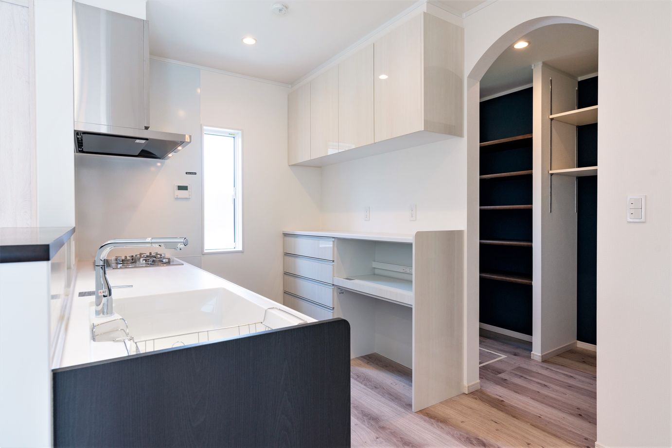 東海住宅 【2000万円台｜収納充実｜家事ラクの工夫】家族時間が充実する工夫満天　ランドリースペースが自慢の住まいの建築実例画像2