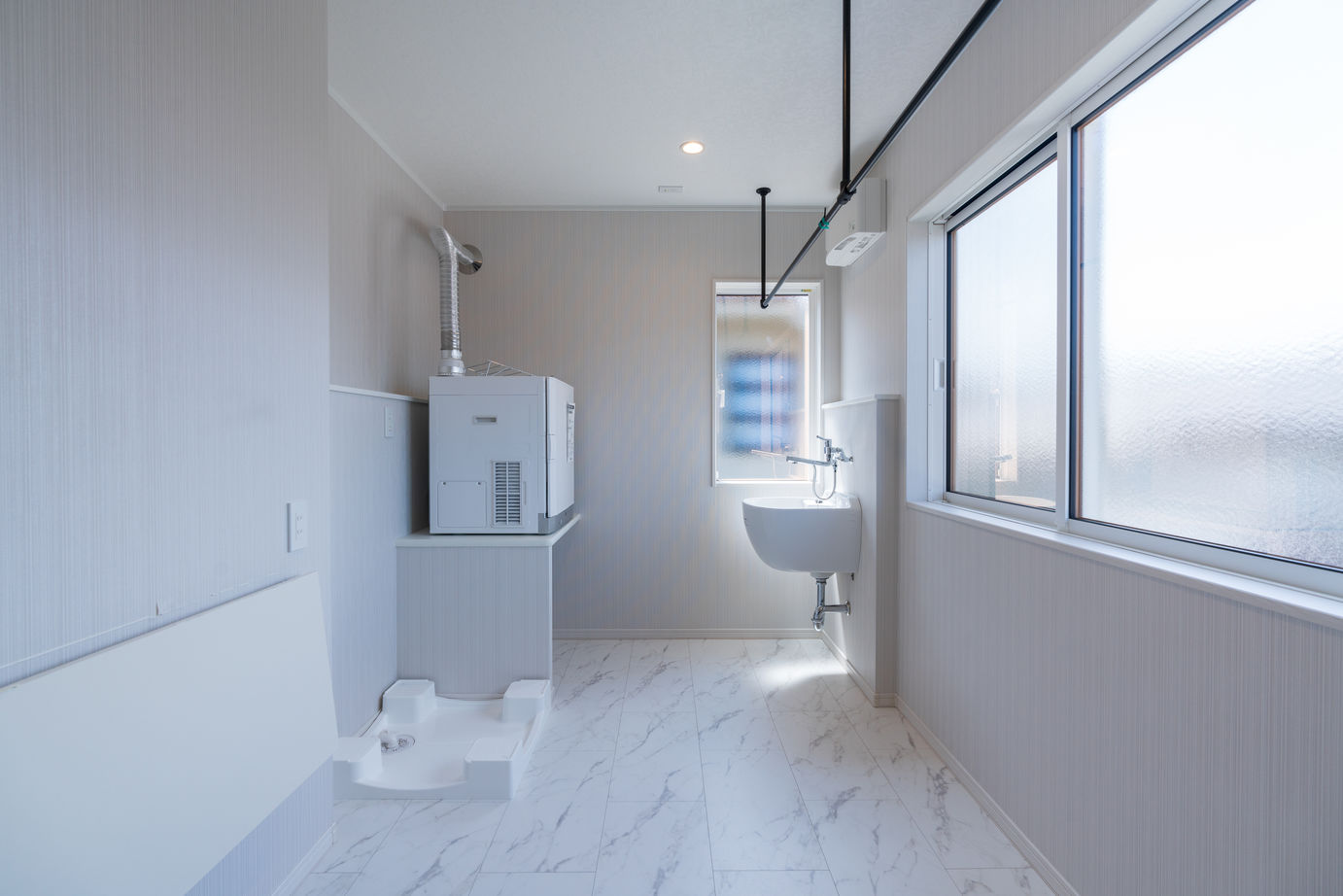 東海住宅 【2000万円台｜収納充実｜家事ラクの工夫】家族時間が充実する工夫満天　ランドリースペースが自慢の住まいの建築実例画像9