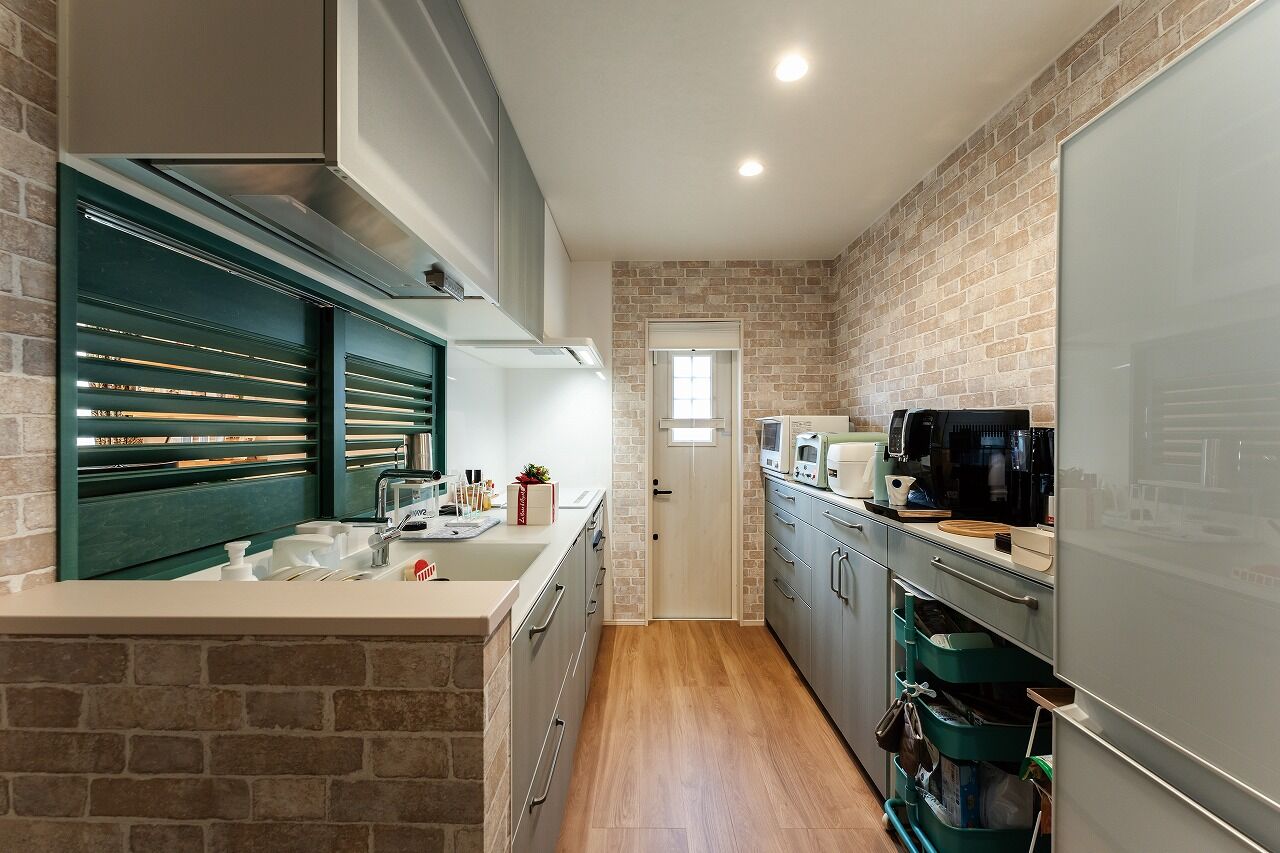 アゲルホーム 【趣味／ペット／サウナ／独立キッチン】趣味を楽しみ、愛猫たちも喜ぶ南欧デザインの家の建築実例画像5