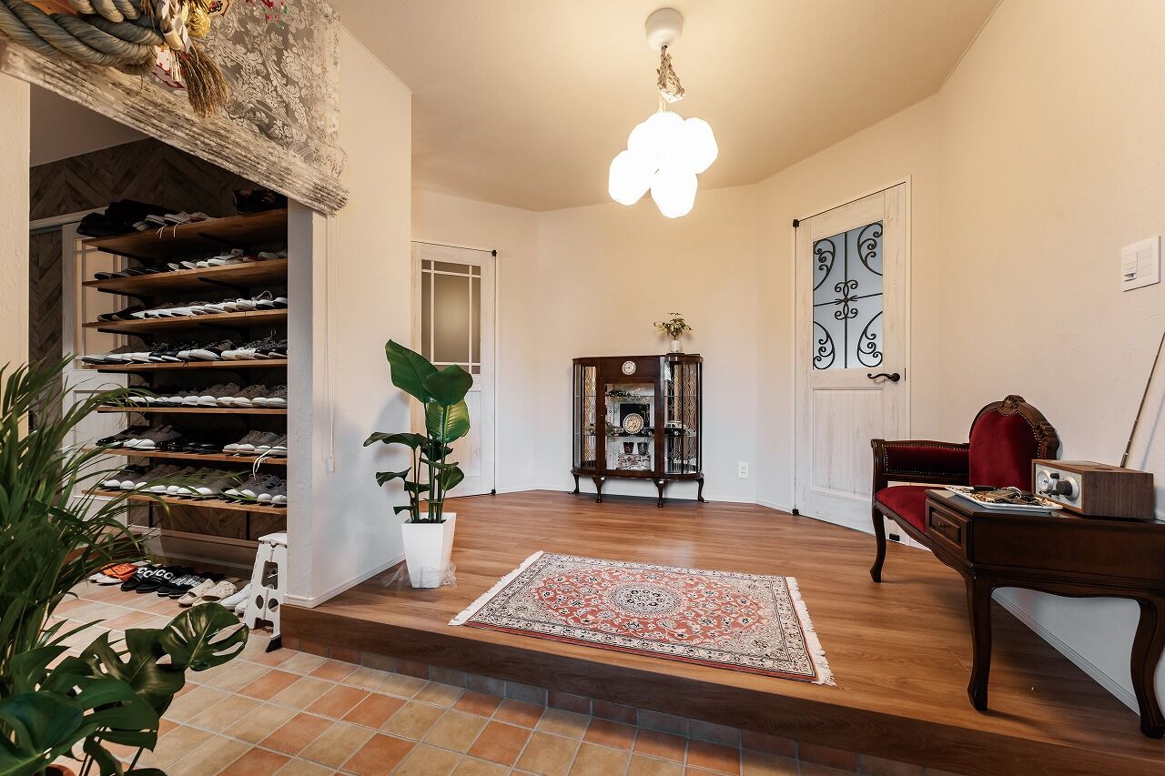 アゲルホーム 【趣味／ペット／サウナ／独立キッチン】趣味を楽しみ、愛猫たちも喜ぶ南欧デザインの家の建築実例画像6