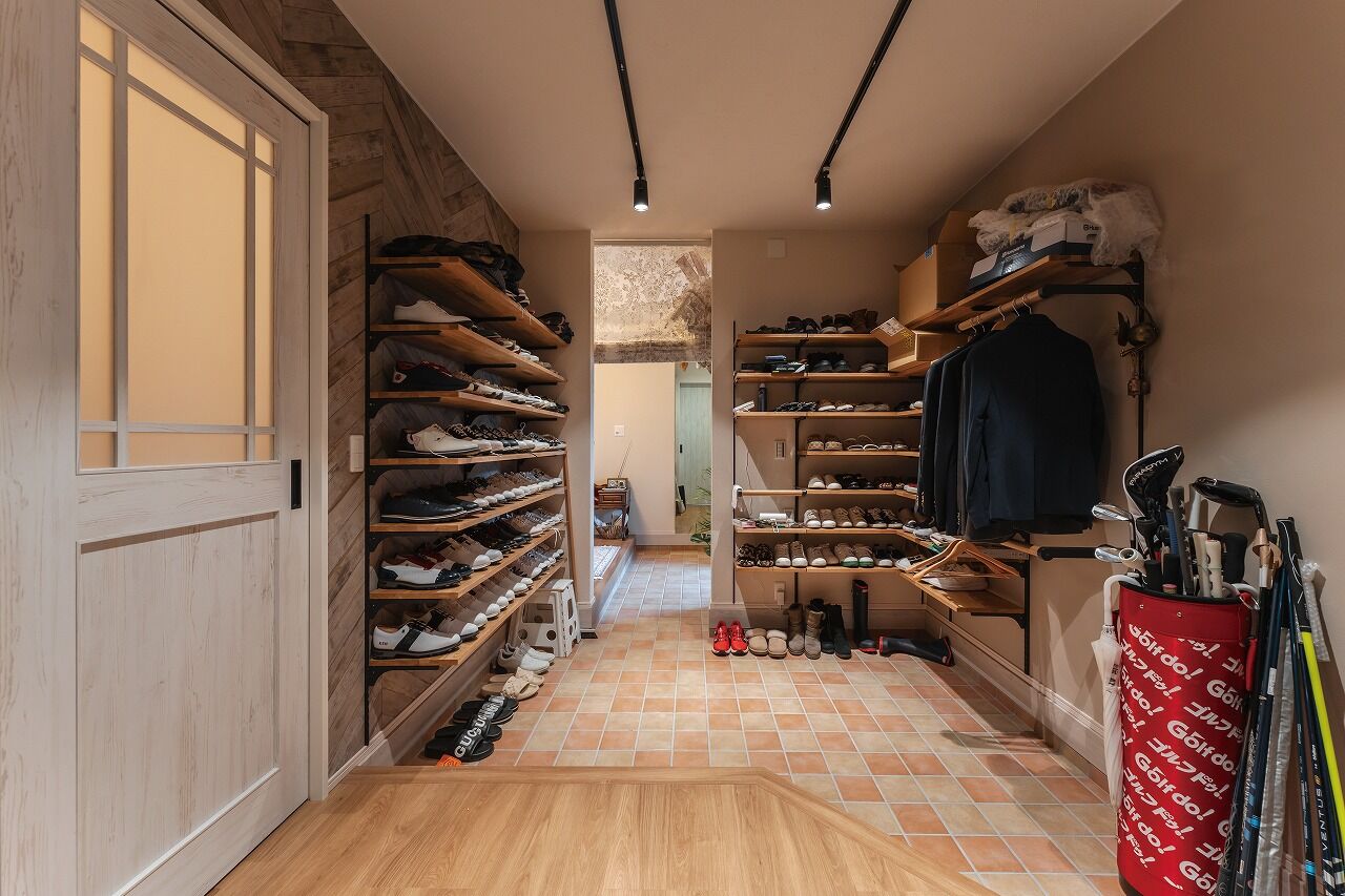 アゲルホーム 【趣味／ペット／サウナ／独立キッチン】趣味を楽しみ、愛猫たちも喜ぶ南欧デザインの家の建築実例画像7