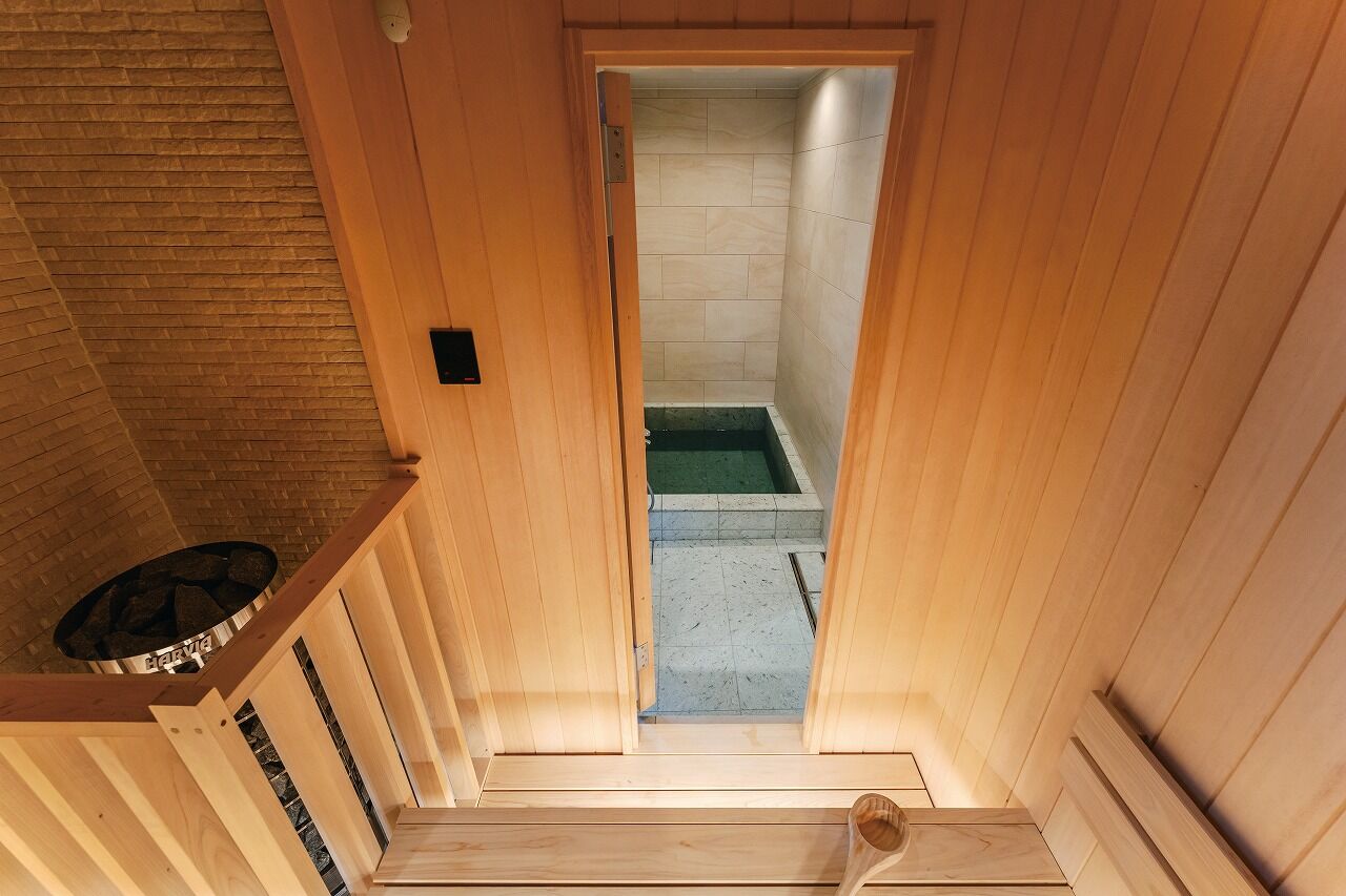 アゲルホーム 【趣味／ペット／サウナ／独立キッチン】趣味を楽しみ、愛猫たちも喜ぶ南欧デザインの家の建築実例画像9