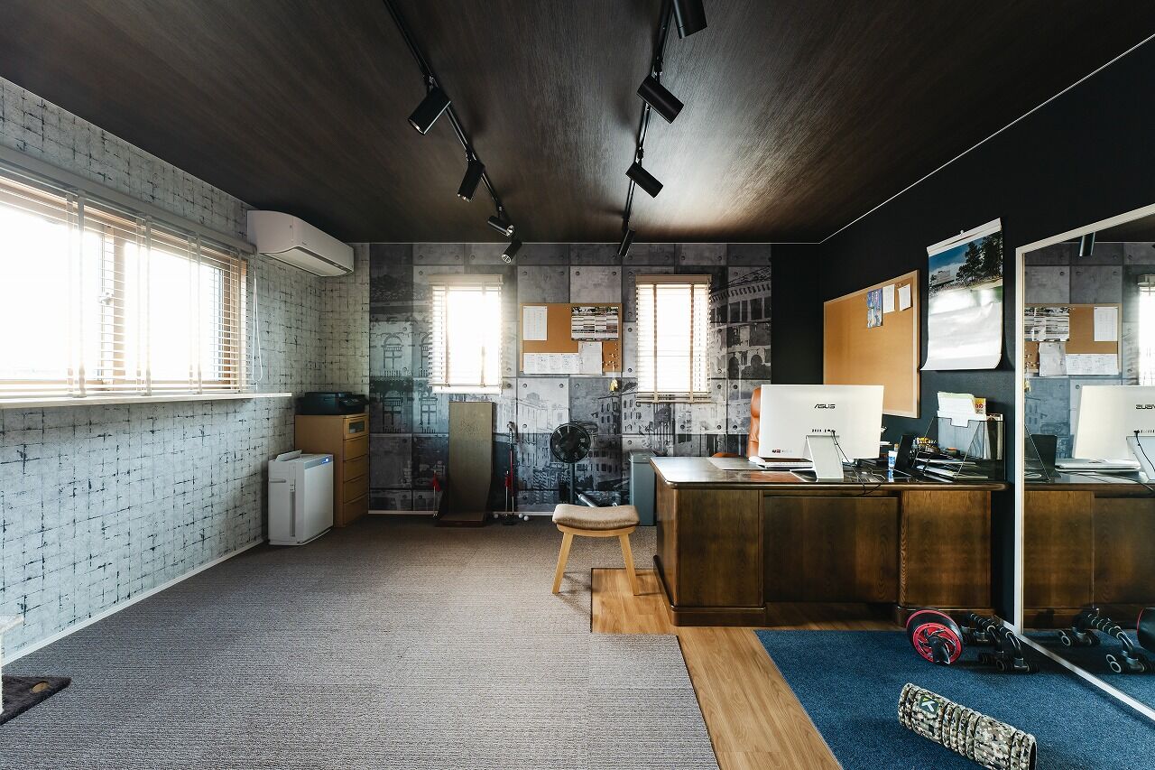 アゲルホーム 【趣味／ペット／サウナ／独立キッチン】趣味を楽しみ、愛猫たちも喜ぶ南欧デザインの家の建築実例画像10