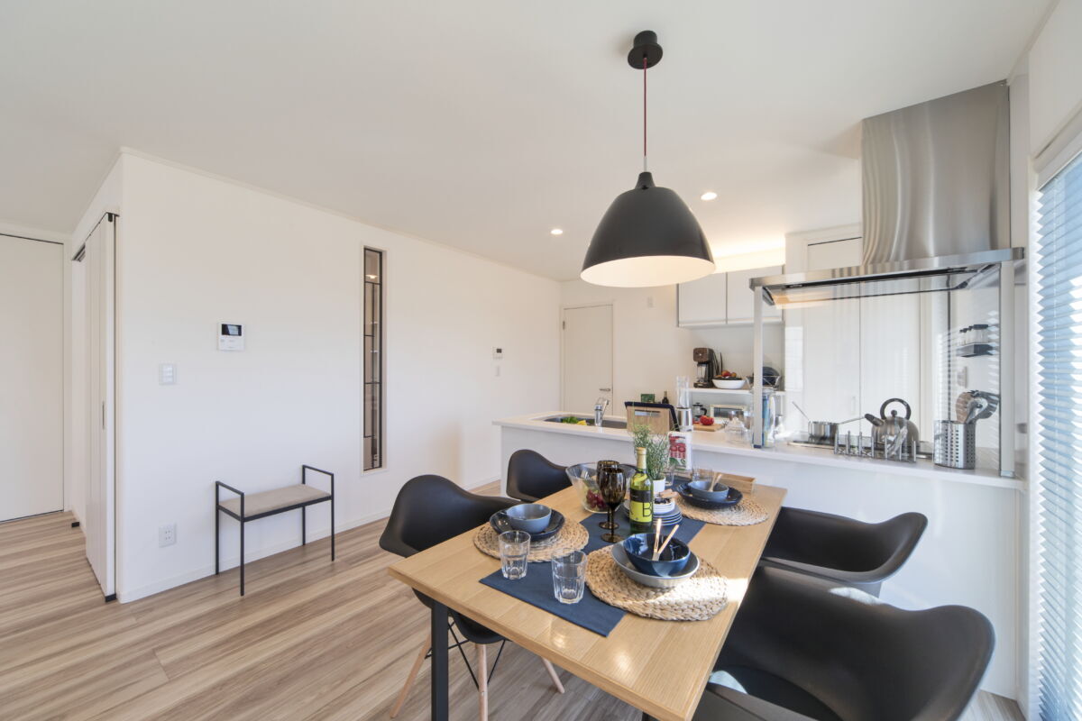 ひかりハウジング 【多治見市/和と洋が融合したモダンリビング】洗練と温もりが調和する、心地よい住まいのお家の建築実例画像