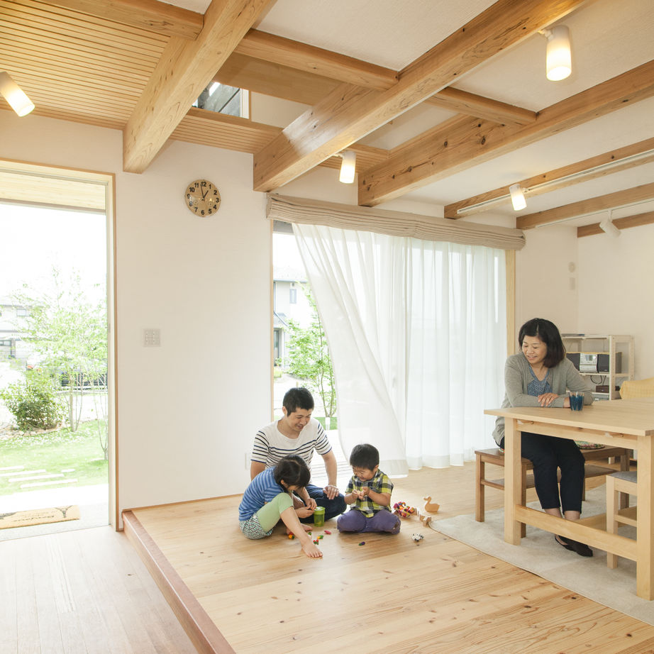 いがみ建築工房　伊神建設 岐阜｜昔なつかしい「通り土間」と広い庭が家中を快適にした「公園みたいな小さな家」の建築実例画像2