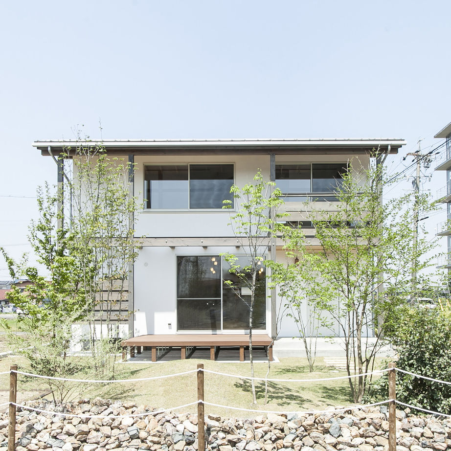 いがみ建築工房　伊神建設 岐阜｜昔なつかしい「通り土間」と広い庭が家中を快適にした「公園みたいな小さな家」の建築実例画像3