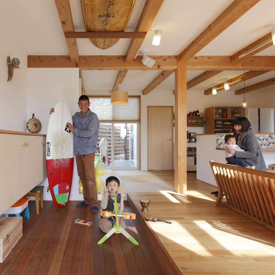 いがみ建築工房　伊神建設 岐阜｜広い玄関土間で遊ぶ！好きなものに囲まれて、家族が仲良しになれる「小さな家」の建築実例画像3