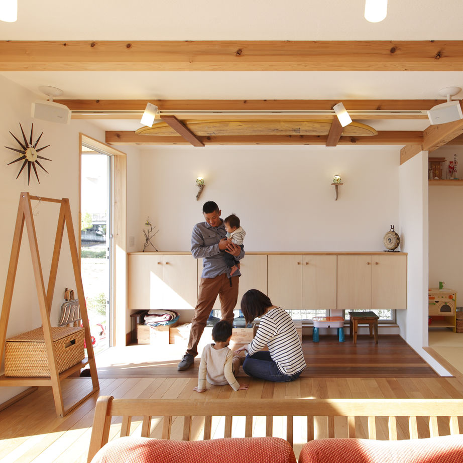 いがみ建築工房　伊神建設 岐阜｜広い玄関土間で遊ぶ！好きなものに囲まれて、家族が仲良しになれる「小さな家」の建築実例画像4