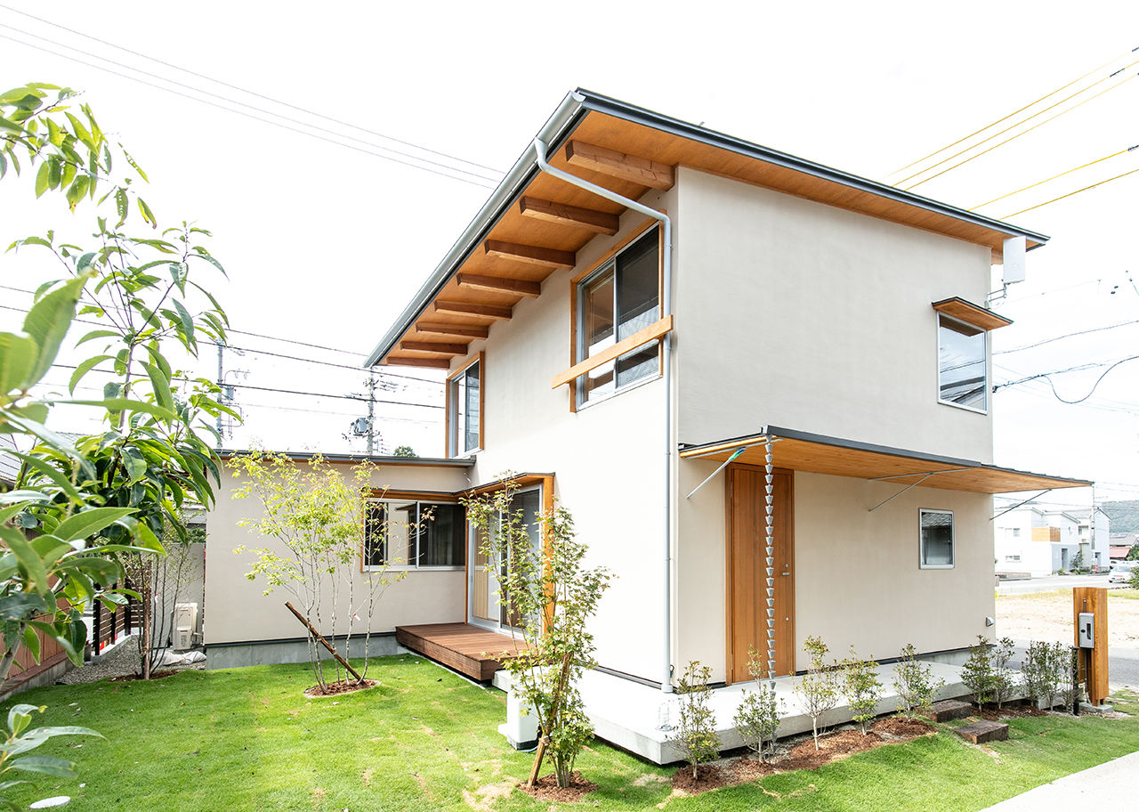 いがみ建築工房　伊神建設 【各務原市｜自然素材】「こんなお家で暮らしたい」で叶えたコンパクトなのに伸びやかな「小さな家」の建築実例画像2