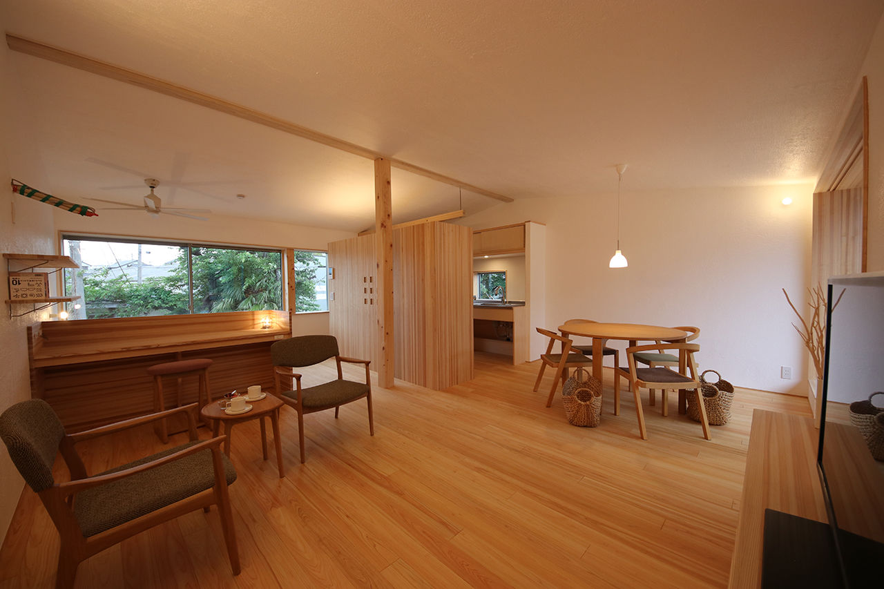 いがみ建築工房　伊神建設 【犬山市｜無垢床×塗り壁×2階リビング】屋根上デッキに離れ部屋もある「小さな家」の建築実例画像6