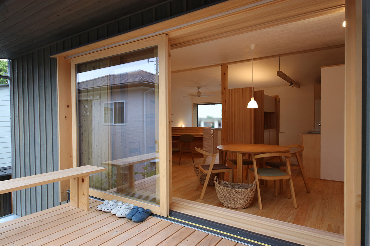 いがみ建築工房　伊神建設 【犬山市｜無垢床×塗り壁×2階リビング】屋根上デッキに離れ部屋もある「小さな家」の建築実例画像8