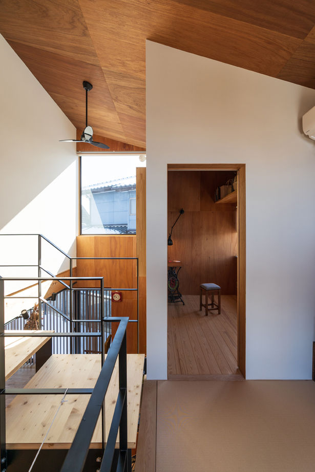 negla設計室 【2000～2500万円・29坪】細部にこだわり、創られた空間。80年代を思わせるレトロな家の建築実例画像7