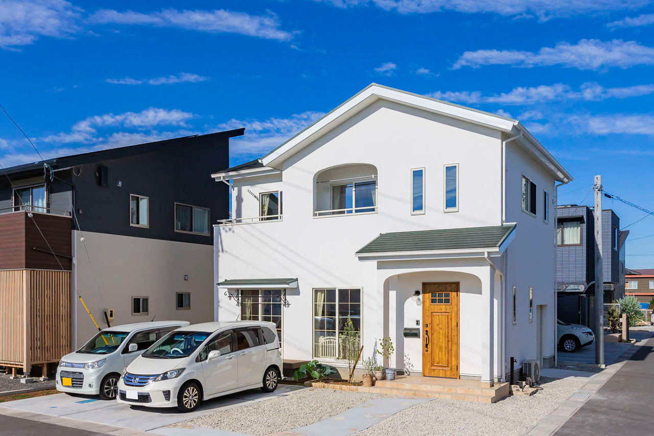 cozy house（コージーハウス） 【ガレージ/2000万円台/35坪以下/間取り有】外壁も床も壁も自然素材。傷も味に、シャビーシックな可愛い家の建築実例画像2