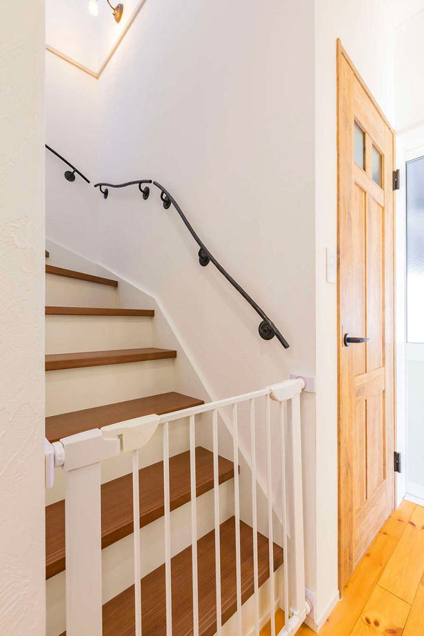 cozy house（コージーハウス） 【ガレージ/2000万円台/35坪以下/間取り有】外壁も床も壁も自然素材。傷も味に、シャビーシックな可愛い家の建築実例画像8