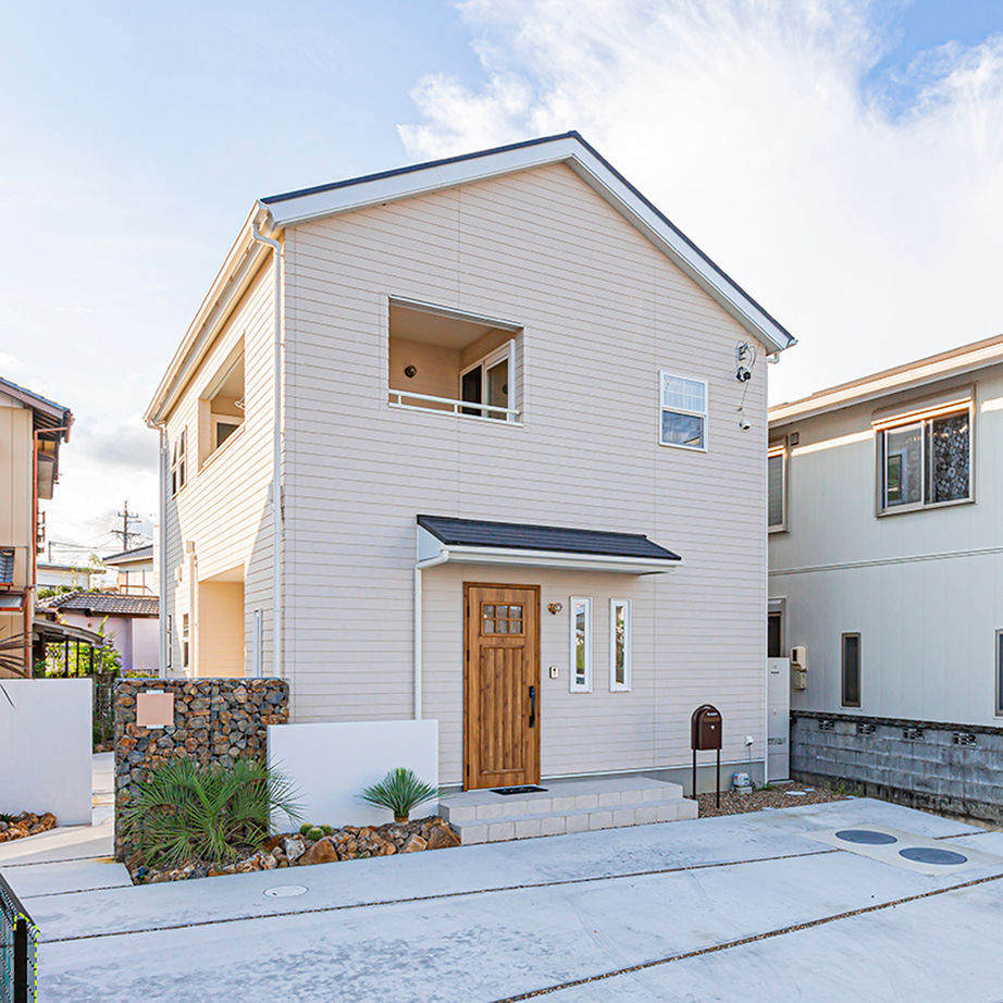 cozy house（コージーハウス） 【総2階建て/2000万円台/40坪以下】ナラの無垢材と西洋漆喰に囲まれた清々しさ。可愛いデザインで気分もUPの建築実例画像1