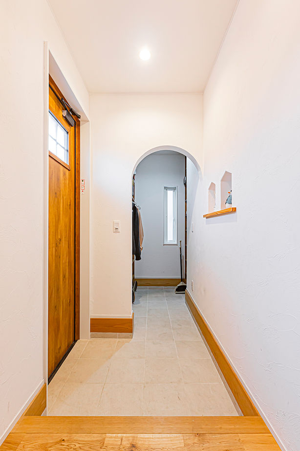 cozy house（コージーハウス） 【総2階建て/2000万円台/40坪以下】ナラの無垢材と西洋漆喰に囲まれた清々しさ。可愛いデザインで気分もUPの建築実例画像8