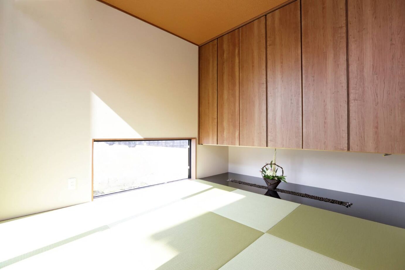 万代ホーム 【吹抜け/アイランドキッチン/収納/蔵/オープン階段/ロフト】将来的に暖炉を置ける設計で楽しみが広がる家の建築実例画像9