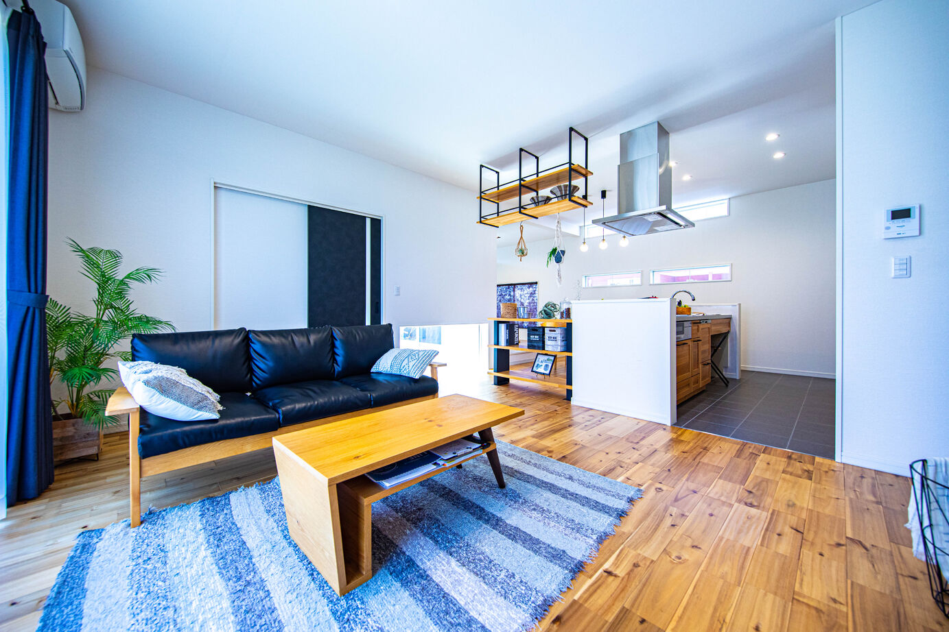 万代ホーム 【2500万円台/宮崎市/33坪/平屋/ロフト/間取り/耐震等級３】縁側のようなデッキのある雑貨屋テイストの平屋の建築実例画像2