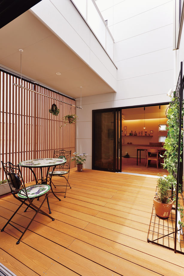 大原建設（パナソニックビルダーズグループ） 【プライバシーを守りながら外と繋がる中庭のある家/間取り有】2匹の愛猫と一緒にゆったりくつろぐの建築実例画像4