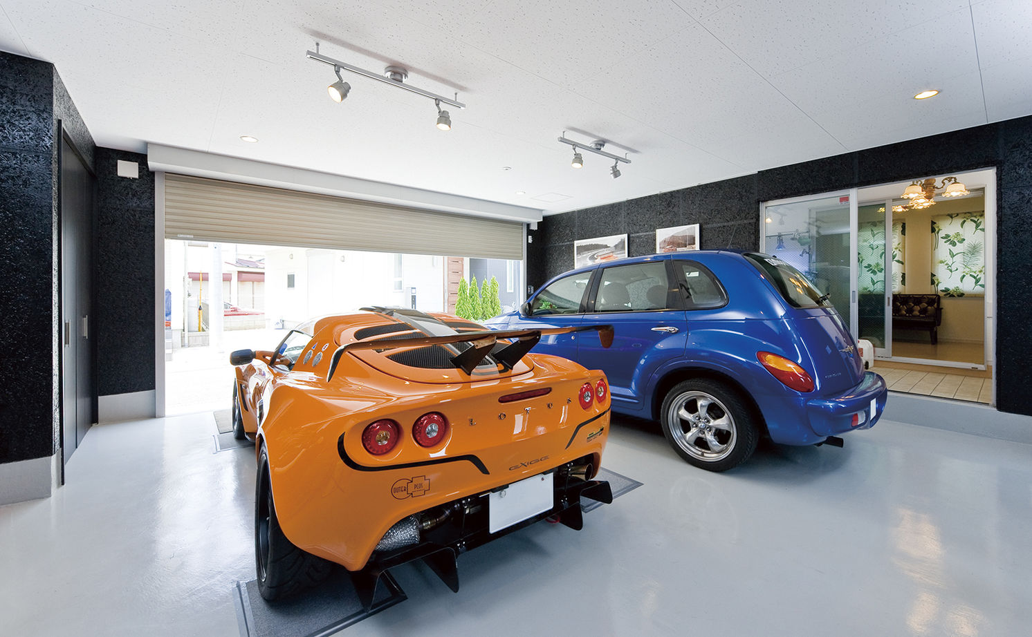 大原建設（パナソニックビルダーズグループ） 【室内から愛車をいつでも眺められる、ビルトインガレージのある家】ライフワークの車を思う存分楽しむ！の建築実例画像