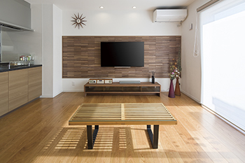 大原建設（パナソニックビルダーズグループ） 【大きな窓からたっぷりの自然光が差し込み心地良い家/間取り有】テクノストラクチャーで耐震面でも安心の建築実例画像3