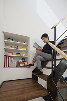 大原建設（パナソニックビルダーズグループ） 【大きな窓からたっぷりの自然光が差し込み心地良い家/間取り有】テクノストラクチャーで耐震面でも安心の建築実例画像6