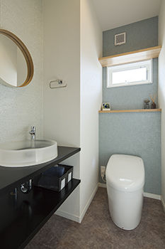 大原建設（パナソニックビルダーズグループ） 【大きな窓からたっぷりの自然光が差し込み心地良い家/間取り有】テクノストラクチャーで耐震面でも安心の建築実例画像7