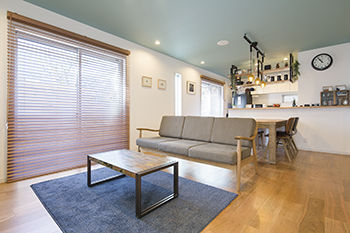 大原建設（パナソニックビルダーズグループ） 【大好きな料理のためにキッチンにこだわった家/間取り有】カフェ風×カリフォルニアスタイルの空間が完成の建築実例画像2