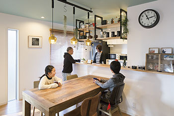 大原建設（パナソニックビルダーズグループ） 【大好きな料理のためにキッチンにこだわった家/間取り有】カフェ風×カリフォルニアスタイルの空間が完成の建築実例画像6