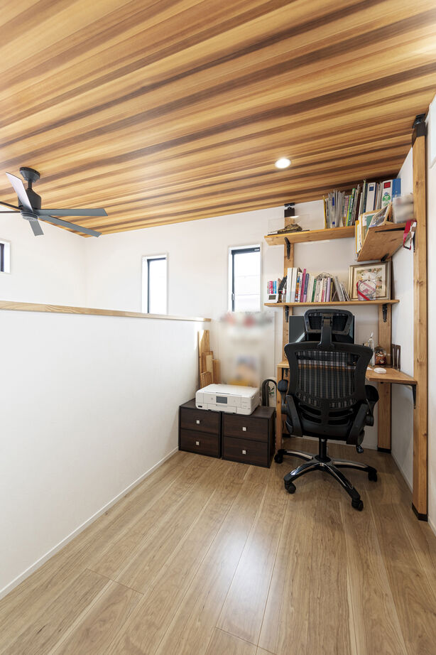 大原建設（パナソニックビルダーズグループ） 【トレーニングルームで家トレを楽しむ、43坪の家/間取り有】心地良い吹き抜けが家族の会話を活発にの建築実例画像6