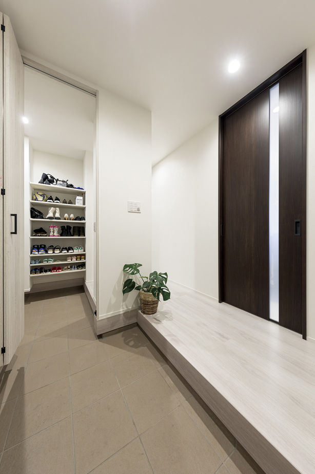 大原建設（パナソニックビルダーズグループ） 【トレーニングルームで家トレを楽しむ、43坪の家/間取り有】心地良い吹き抜けが家族の会話を活発にの建築実例画像9