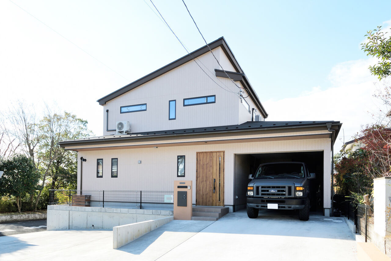大原建設（パナソニックビルダーズグループ） 【愛犬やバイクを楽しむ、58坪の家/間取り有】ビルトインガレージや広々テラスで、沢山の好きと暮らすの建築実例画像2