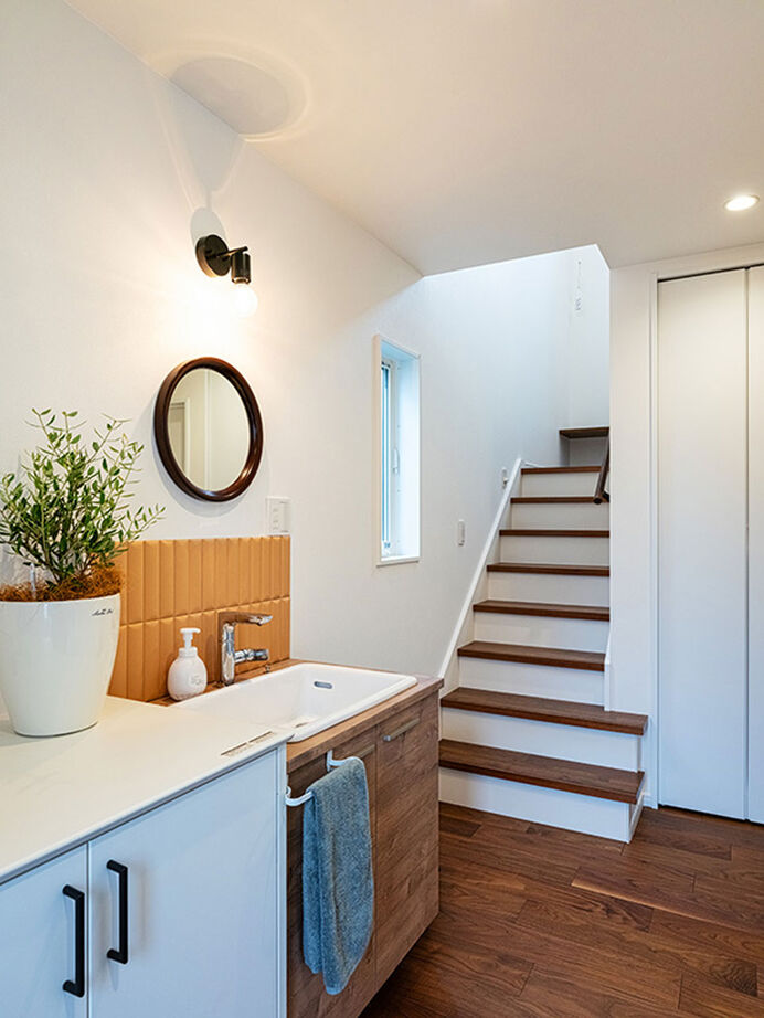 大原建設（パナソニックビルダーズグループ） 【ビルトインガレージのある40坪の郊外の家／間取り有】愛車の整備などライフスタイルを叶えた広々空間が◎の建築実例画像10