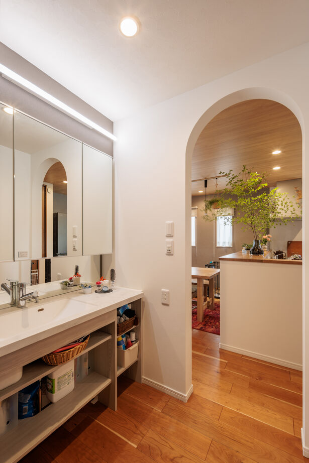 大原建設（パナソニックビルダーズグループ） 【土間玄関とつながるＬＤＫのある33坪の郊外の家】園芸や自転車など「屋外の趣味」を室内でも楽しめる空間の建築実例画像7