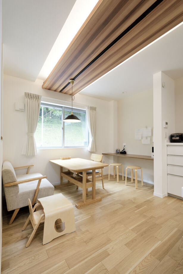 大原建設（パナソニックビルダーズグループ） 【緑を感じるルーフバルコニーのある33坪の郊外の家／間取り有】小上がり付きの広々ＬＤＫを叶えた屈強構造の建築実例画像5